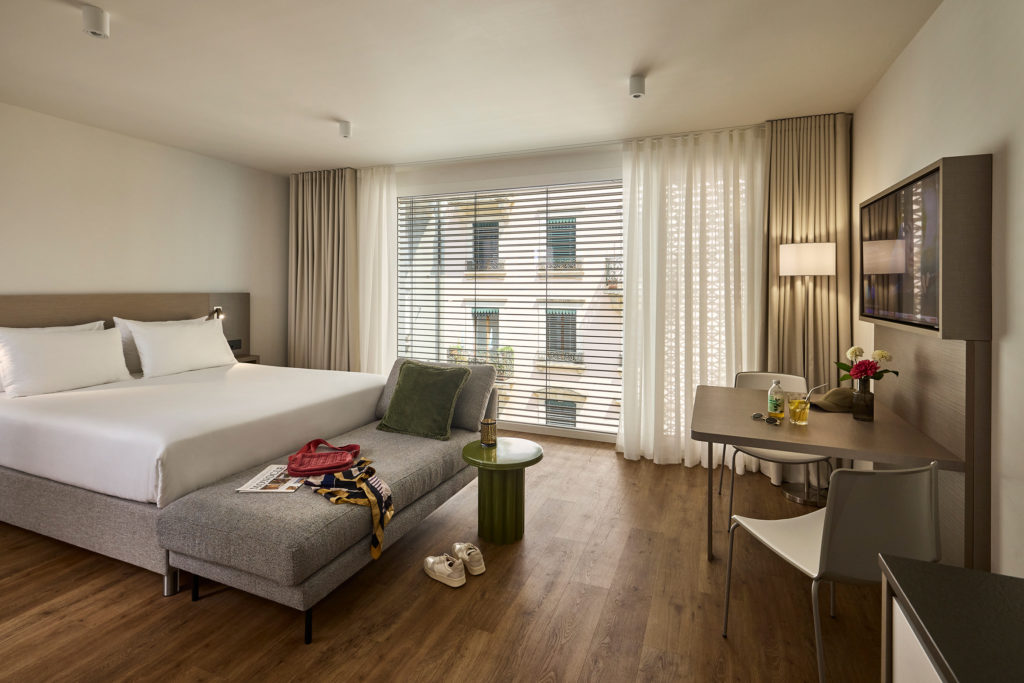 Base_Geneva_07_25_1709_FA