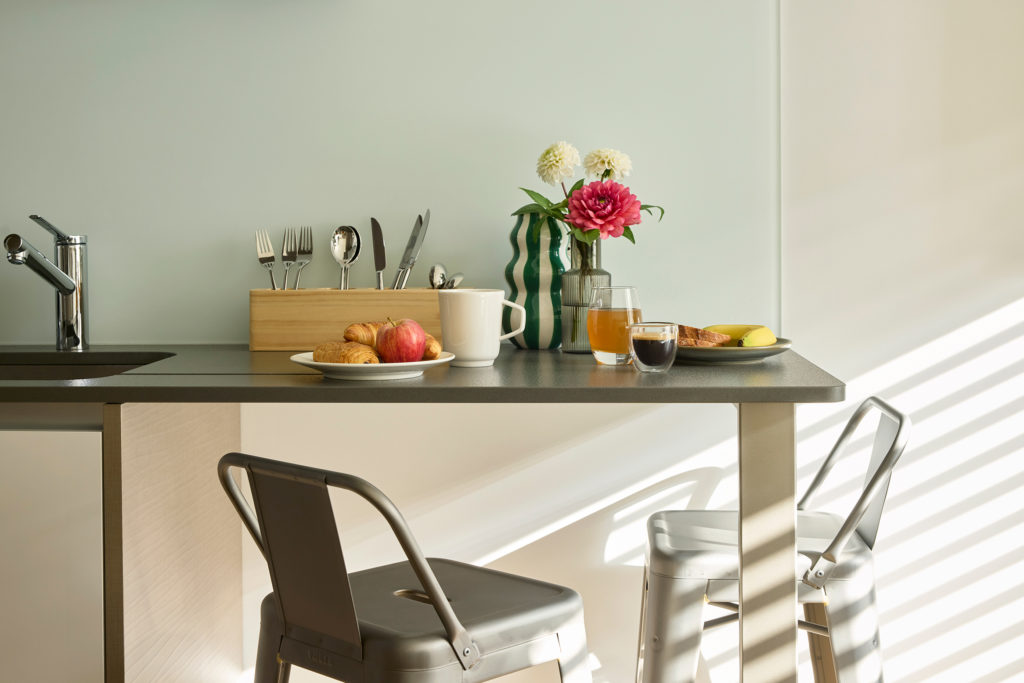 Base_Geneva_07_25_1973_FA